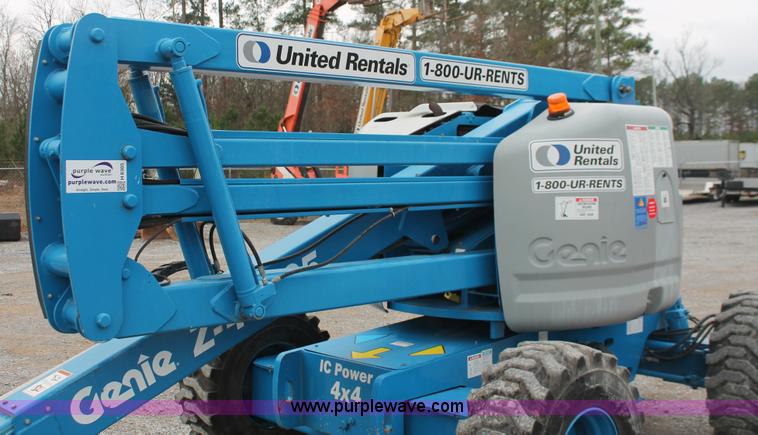 image for item H8305 2003 Genie Z45/25 articulating boom lift