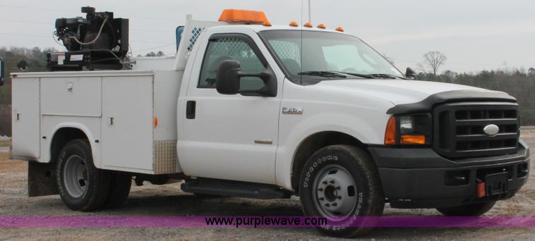 image for item H8306 2006 Ford F350 Super Duty XL service truck