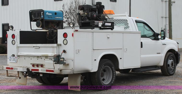 image for item H8306 2006 Ford F350 Super Duty XL service truck