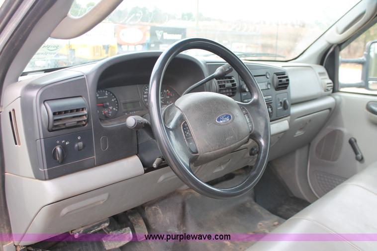 image for item H8306 2006 Ford F350 Super Duty XL service truck
