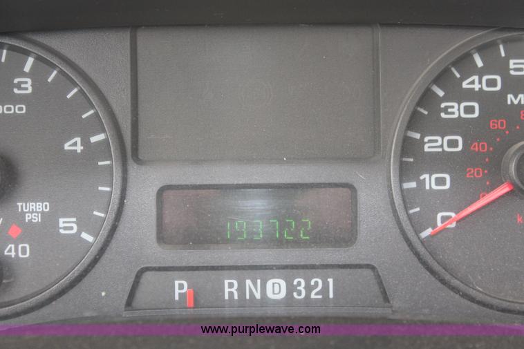 image for item H8306 2006 Ford F350 Super Duty XL service truck