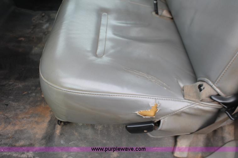 image for item H8306 2006 Ford F350 Super Duty XL service truck