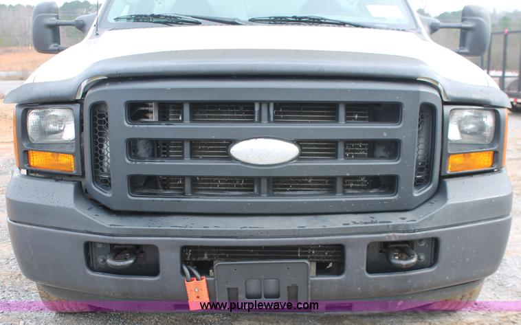 image for item H8306 2006 Ford F350 Super Duty XL service truck