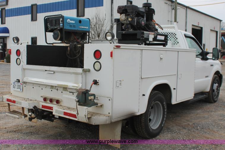 image for item H8306 2006 Ford F350 Super Duty XL service truck