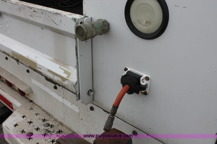 image for item H8306 2006 Ford F350 Super Duty XL service truck