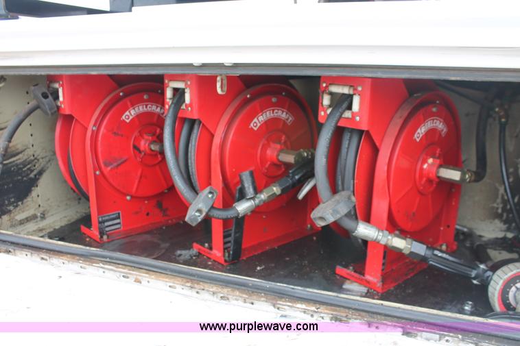 image for item H8306 2006 Ford F350 Super Duty XL service truck