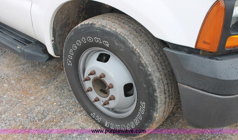 image for item H8306 2006 Ford F350 Super Duty XL service truck