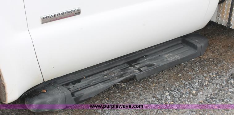 image for item H8306 2006 Ford F350 Super Duty XL service truck