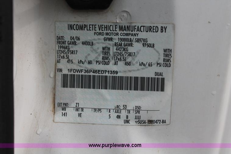 image for item H8306 2006 Ford F350 Super Duty XL service truck