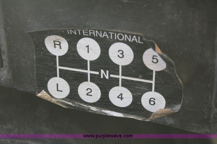 image for item H8307 1999 International 4700 water truck