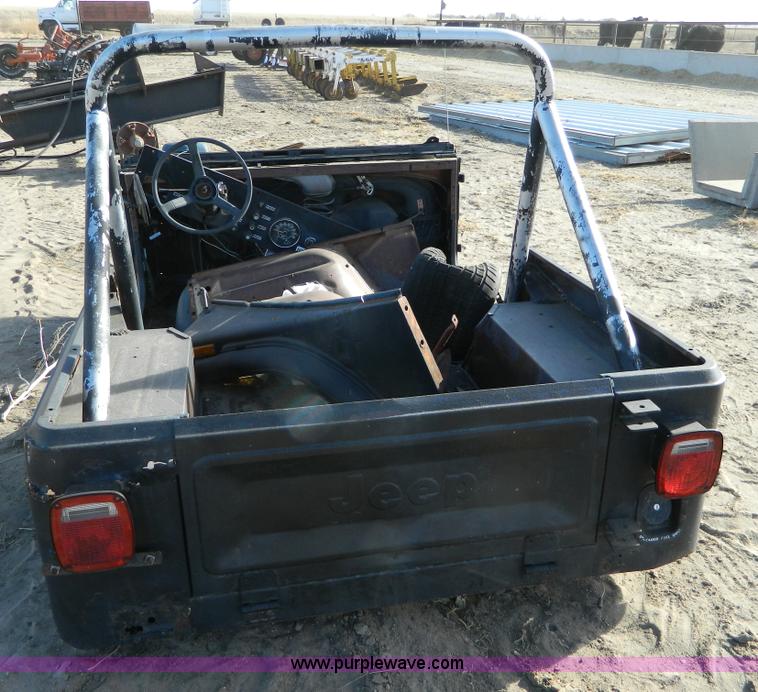 image for item AD9936 Willy Jeep body and components