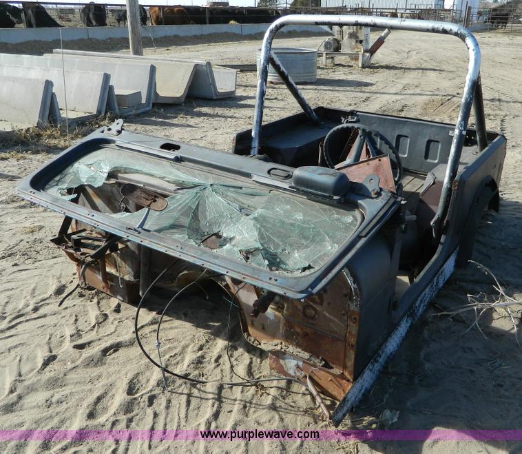 image for item AD9936 Willy Jeep body and components