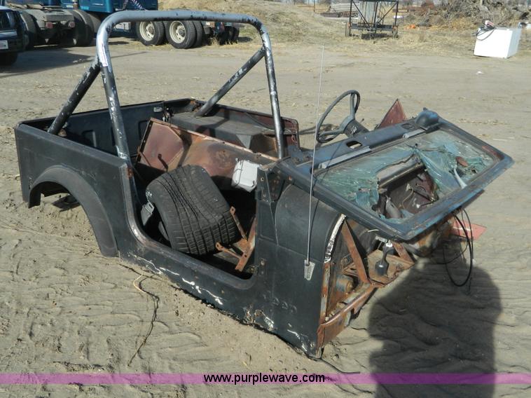 image for item AD9936 Willy Jeep body and components