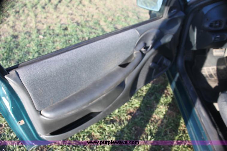 image for item AE9086 1999 Pontiac Sunfire SE