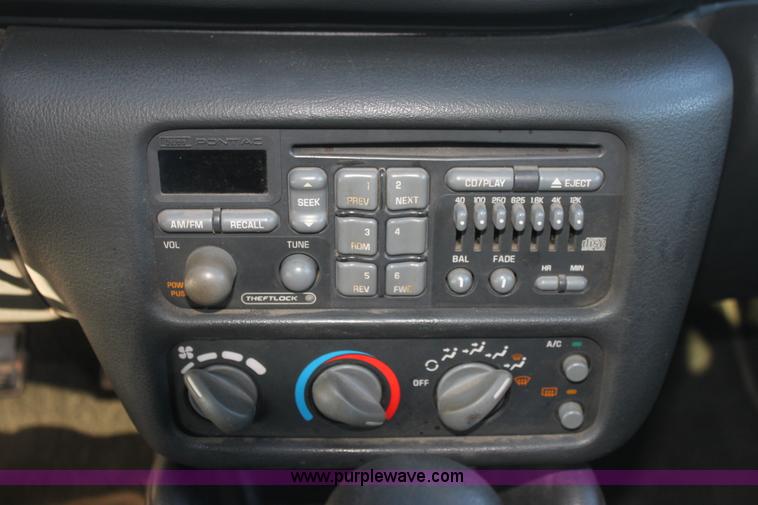 image for item AE9086 1999 Pontiac Sunfire SE