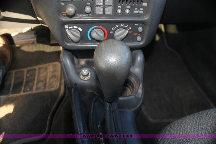 image for item AE9086 1999 Pontiac Sunfire SE