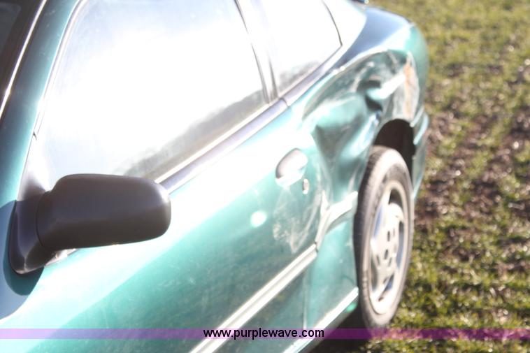 image for item AE9086 1999 Pontiac Sunfire SE