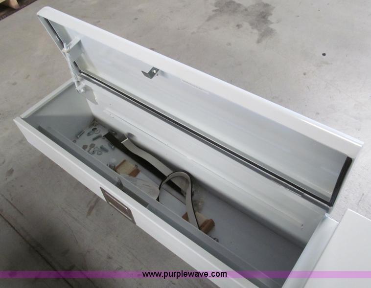 image for item AR9031 RKI truck toolbox