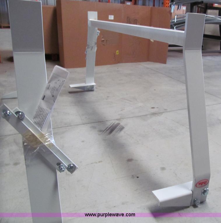 image for item AR9037 Assorted automotive equipment