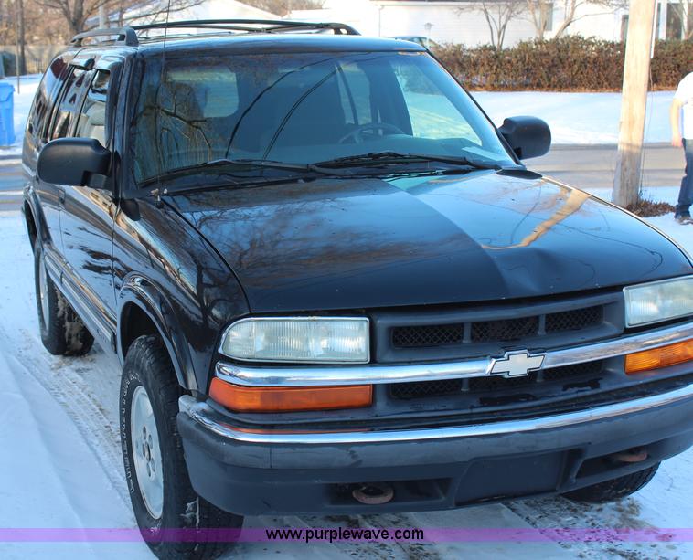 image for item AU9805 2001 Chevrolet Blazer SUV