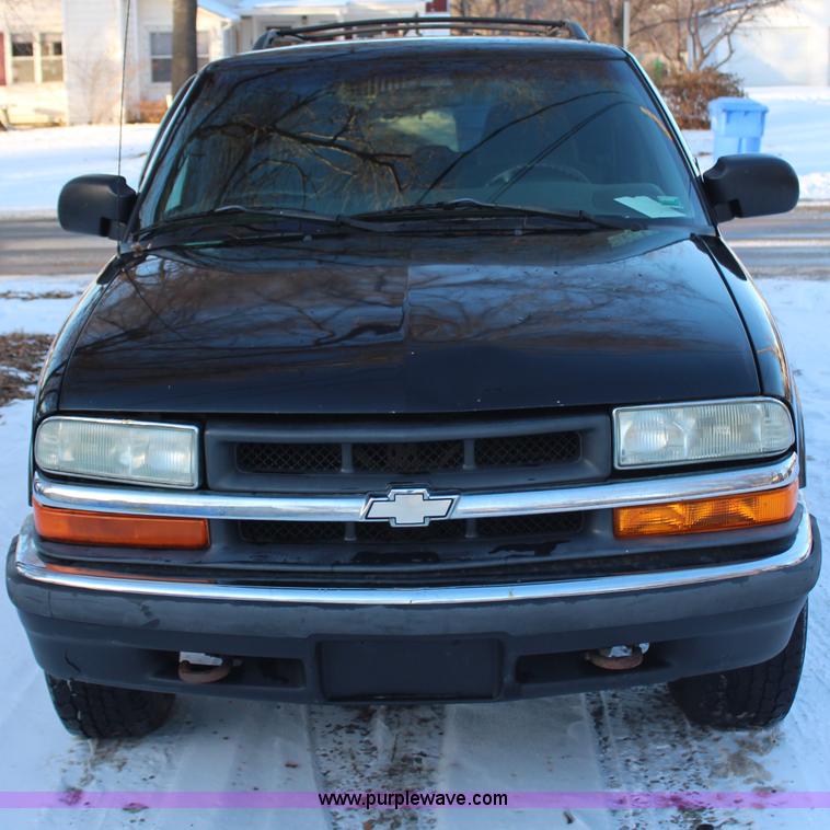 image for item AU9805 2001 Chevrolet Blazer SUV