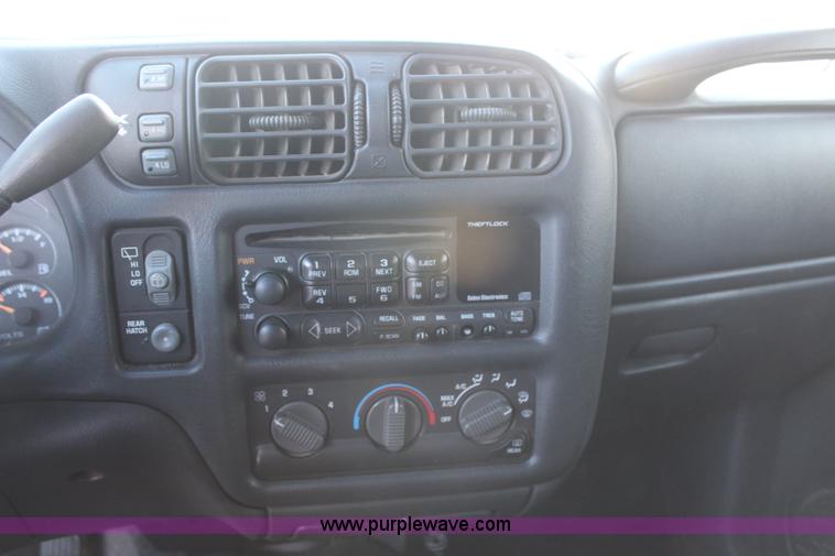 image for item AU9805 2001 Chevrolet Blazer SUV