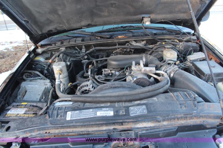 image for item AU9805 2001 Chevrolet Blazer SUV