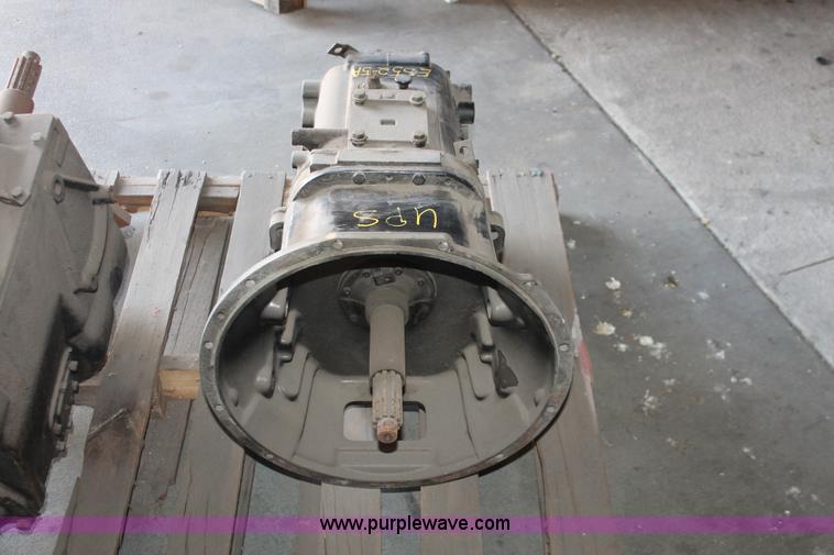 image for item AZ9456 Spicer ES52-5A rebuilt transmission