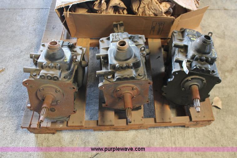 image for item AZ9462 (3) Ford 1-TON T19A rebuilt transmission