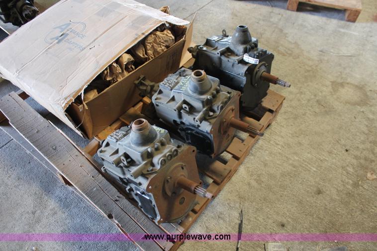 image for item AZ9462 (3) Ford 1-TON T19A rebuilt transmission