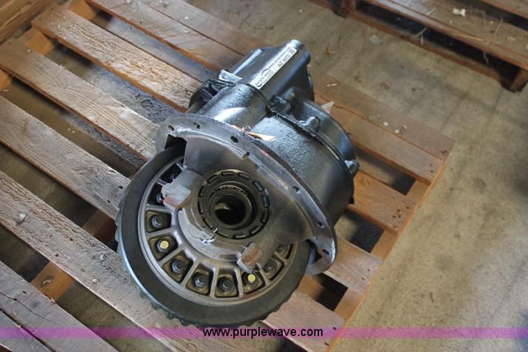 image for item AZ9470 Eaton DS404 differential