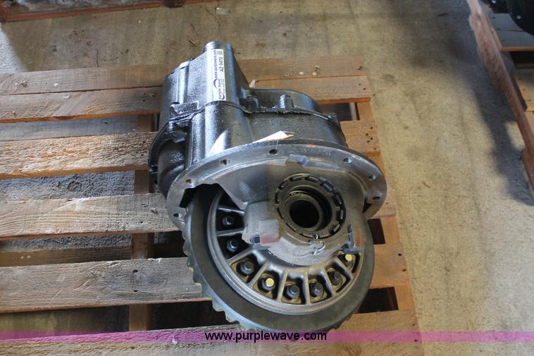 image for item AZ9470 Eaton DS404 differential