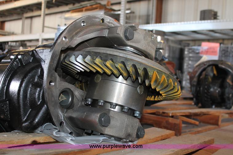 image for item AZ9470 Eaton DS404 differential