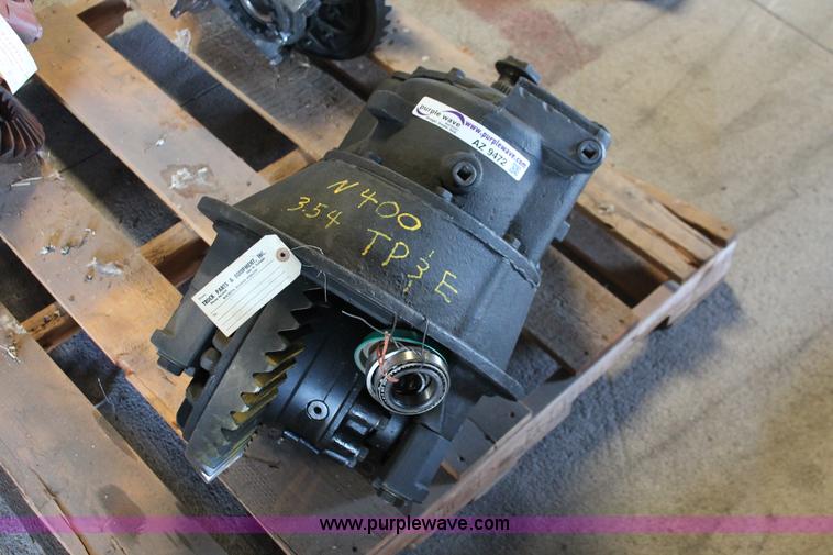 image for item AZ9472 International N400FR rebuilt differential