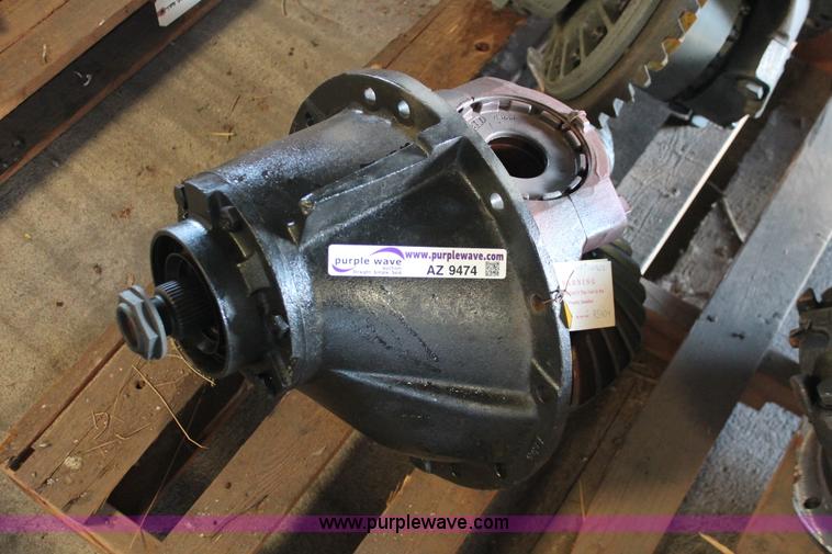 image for item AZ9474 EAton RS404 differential