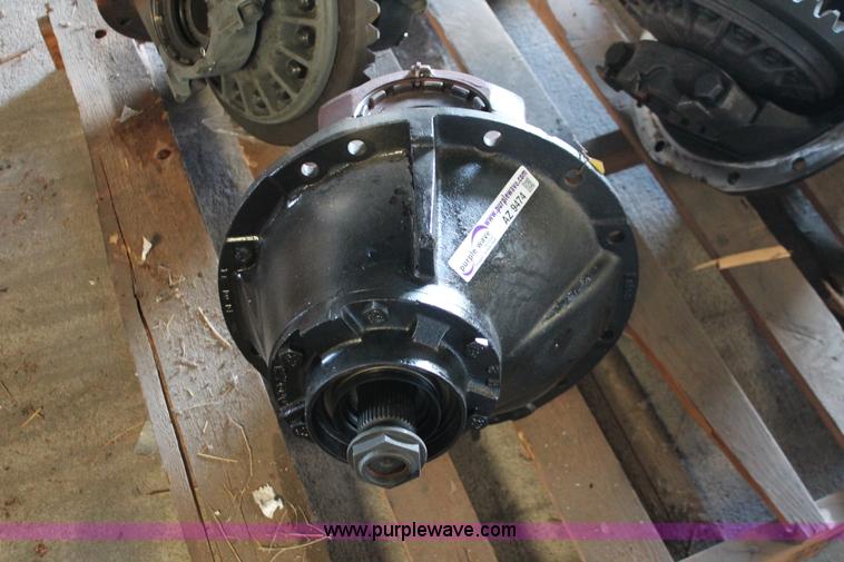 image for item AZ9474 EAton RS404 differential