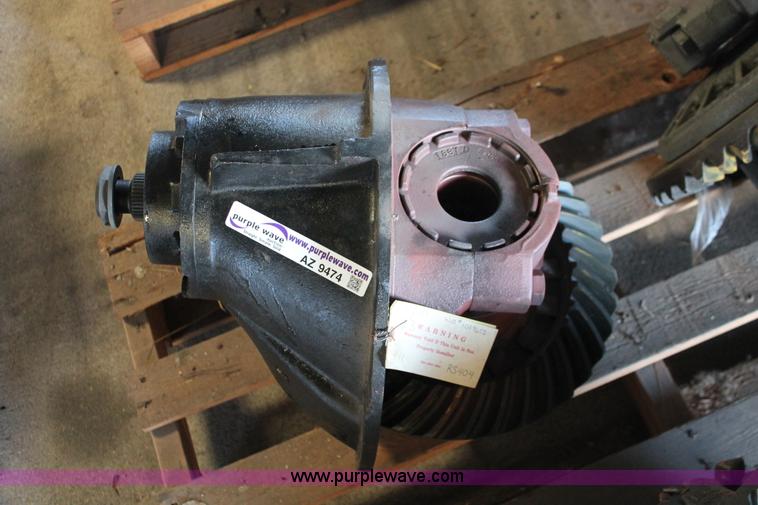 image for item AZ9474 EAton RS404 differential