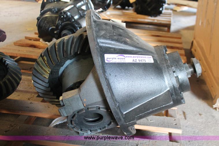 image for item AZ9475 Eaton RS404 differential