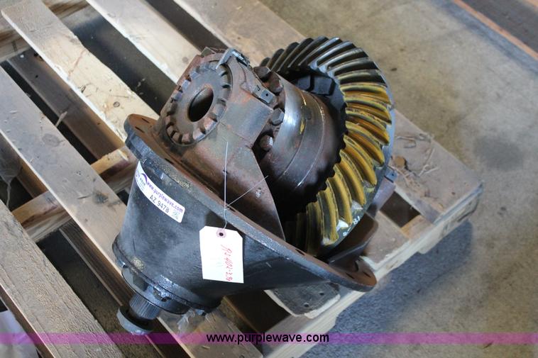image for item AZ9478 Eaton RS402 rebuilt differential