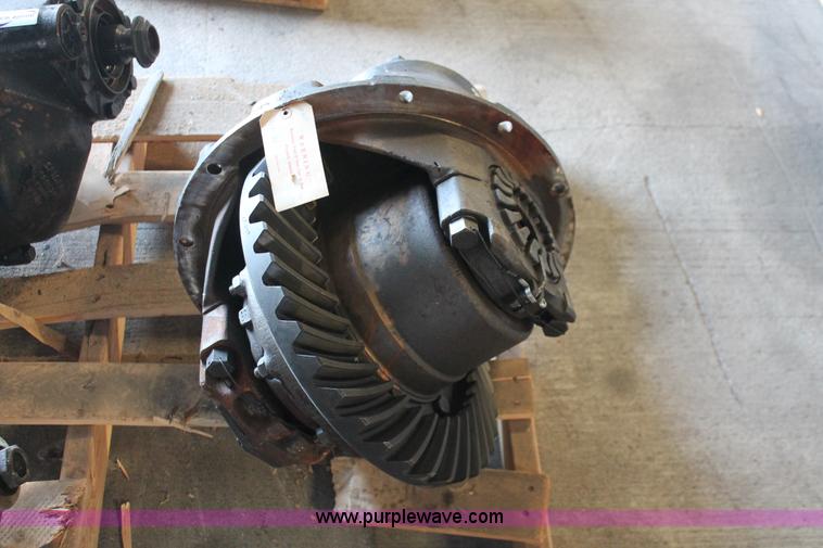 image for item AZ9479 Eaton 19200 rebuilt differential