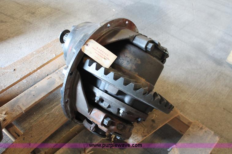 image for item AZ9479 Eaton 19200 rebuilt differential