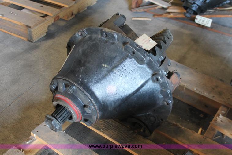 image for item AZ9479 Eaton 19200 rebuilt differential