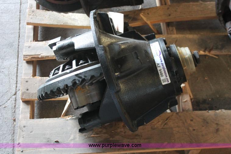 image for item AZ9480 Eaton 19050S rebuilt differential