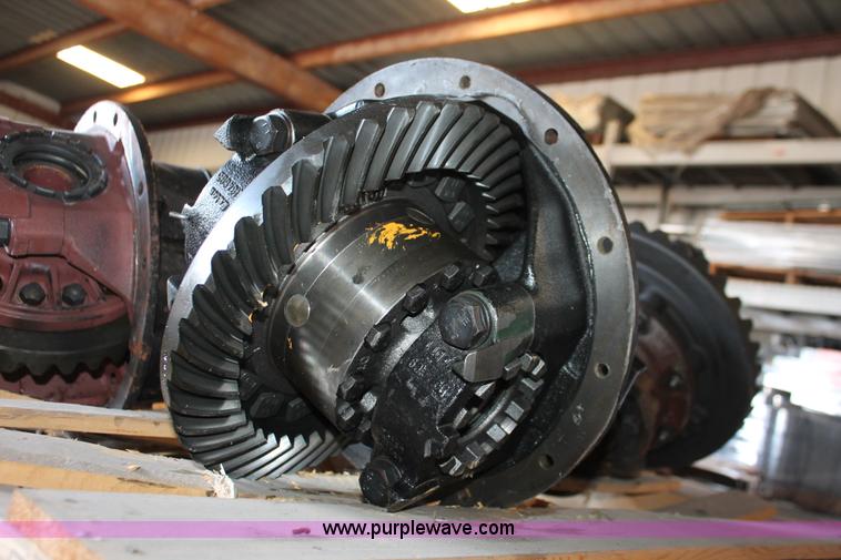 image for item AZ9480 Eaton 19050S rebuilt differential