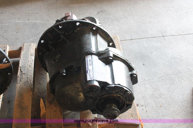 image for item AZ9481 Eaton DS404 differential