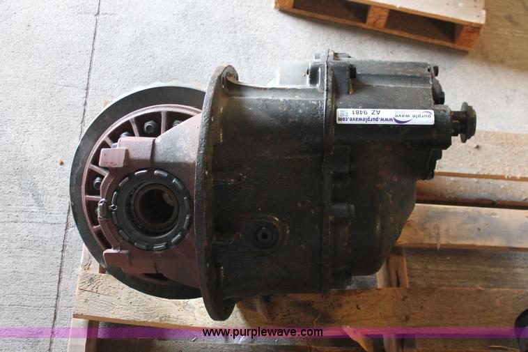 image for item AZ9481 Eaton DS404 differential