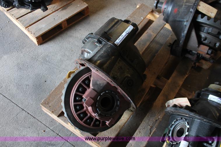 image for item AZ9481 Eaton DS404 differential