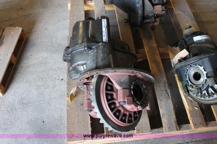 image for item AZ9481 Eaton DS404 differential