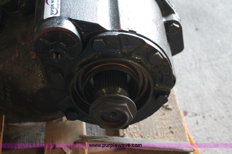 image for item AZ9481 Eaton DS404 differential