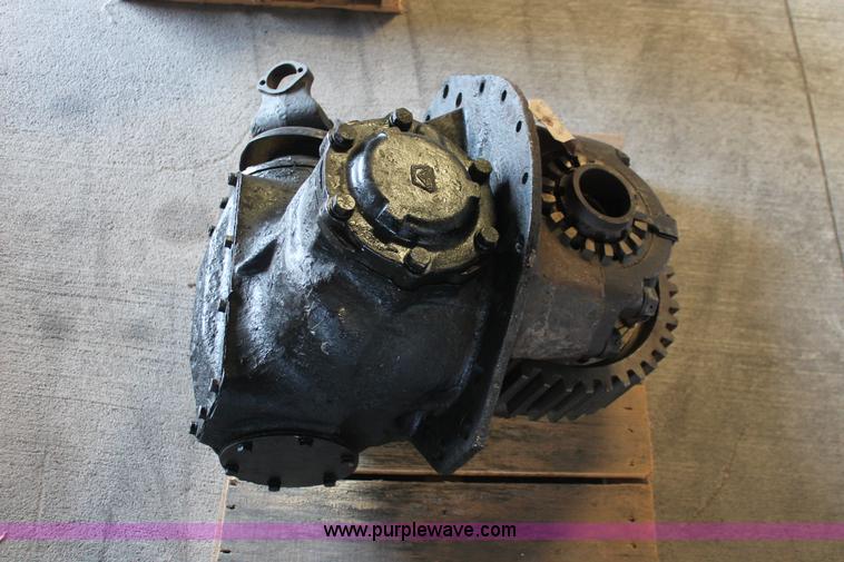 image for item AZ9482 4600R differential